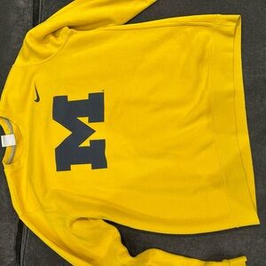 Nike Men's Yellow Sweatshirt size M - great condition